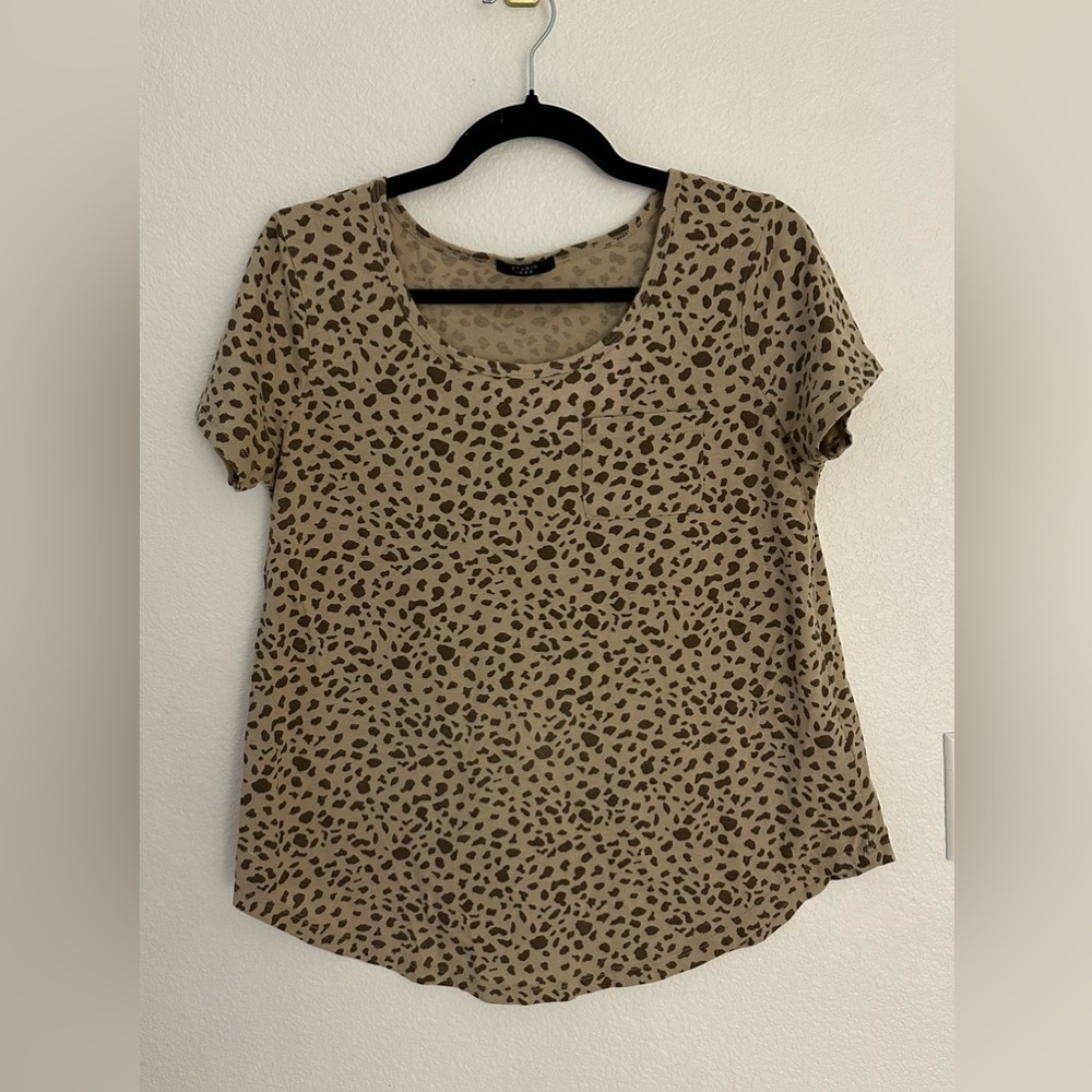 Size M Studio 1885 Leopard Print Women's T Shirt